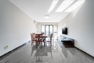 五月香山(公寓住宅) 3室2厅2卫 143.00m² 180万