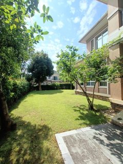 绿城七里香溪 4室2厅3卫 242.89m² 1050万