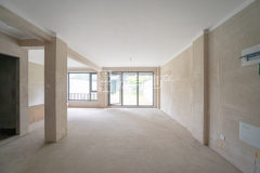 绿城富春玫瑰园 4室2厅4卫 177.00m² 360万
