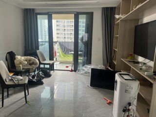秦忆荣府南区 4室2厅3卫 145.00m² 2500元/月
