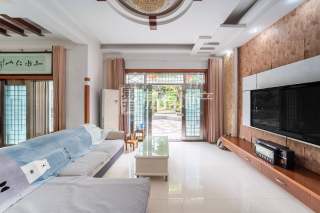 鸣翠桃源(公寓住宅) 4室2厅2卫 177.84m² 230万