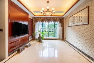 鸣翠桃源（别墅） 6室2厅3卫 283.00m² 358万