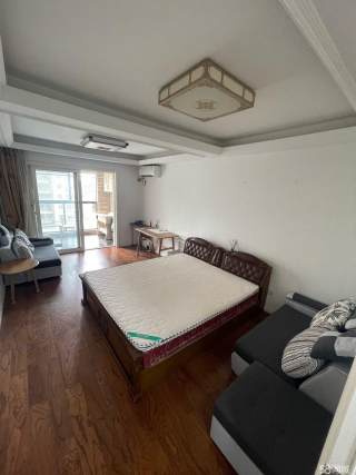 野风春晓 1室1厅1卫 48.00m² 1600元/月