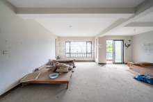 逸城(公寓住宅) 4室2厅3卫 214.00m² 378万