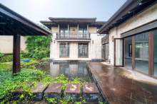 悦山雅苑 4室2厅1卫 280.00m² 1250万