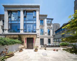 九龙仓雍景山(别墅) 4室2厅3卫 166.73m² 710万