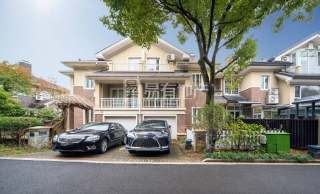 绿城七里香溪 4室2厅3卫 232.67m² 650万