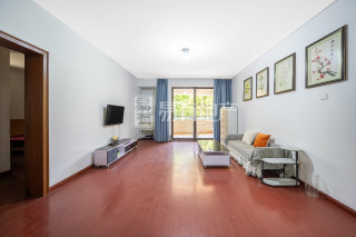 飞虹丁香花园 3室2厅2卫 136.91m² 1800元/月