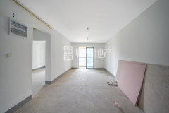 秦忆荣府北区 3室2厅2卫 112.00m² 125万
