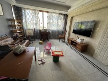 公望公寓 3室2厅2卫 106.43m² 2200元/月