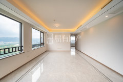 银湖宸语 4室2厅2卫 119.39m² 180万