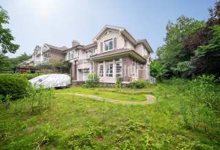 绿城七里香溪 4室3厅3卫 232.00m² 1200万