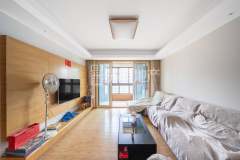 复城国际 4室2厅2卫 141.00m² 220万
