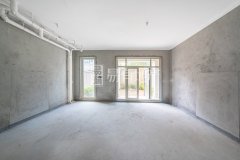 绿城富春玫瑰园 4室2厅4卫 217.00m² 598万