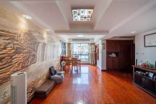 云河福邸 4室2厅2卫 146.61m² 220万