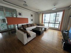 容大五环城市花园 3室2厅2卫 140.00m² 2600元/月