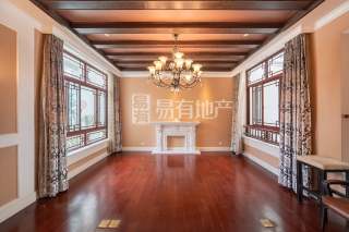 九龙一号 4室2厅4卫 381.00m² 780万