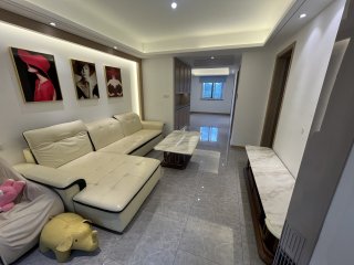 中天富春诚品二期 3室2厅2卫 105.00m² 160万