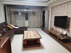 中光花园 3室2厅2卫 133.15m² 1900元/月