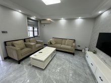 公望公寓 3室2厅1卫 102.05m² 2000元/月