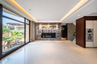 悦山礼苑 4室2厅4卫 205.00m² 1150万