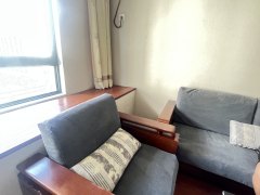 百合新城 3室2厅2卫 99.60m² 1500元/月