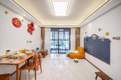众安顺源府 3室2厅2卫 89.68m² 140万