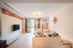 飞虹丁香花园 4室2厅2卫 161.01m² 220万