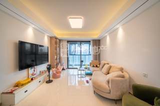 银湖新语公寓 4室2厅2卫 117.36m² 230万