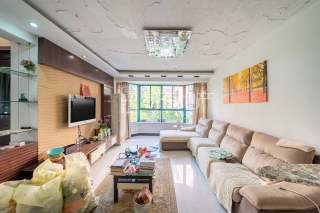 中光花园 3室2厅2卫 132.87m² 136万
