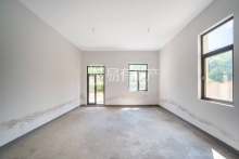 野风山小镇 4室2厅3卫 302.04m² 778万