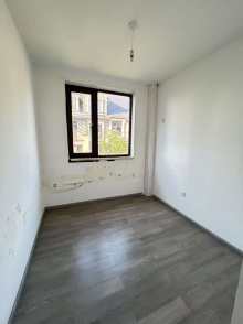 富春红郡(公寓住宅) 5室2厅3卫 201.57m² 3200元/月