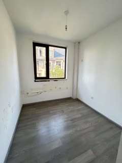 富春红郡(公寓住宅) 5室2厅3卫 201.57m² 3200元/月