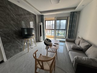 中天富春诚品二期 3室2厅2卫 95.23m² 2200元/月