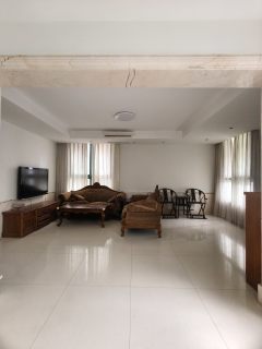 金苑山庄 5室2厅3卫 303.00m² 9900元/月