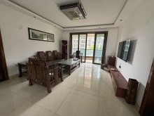 飞虹丁香花园 3室2厅2卫 136.63m² 2500元/月