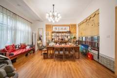 九龙一号 3室2厅4卫 296.64m² 385万