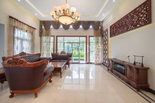 金都富春山居(别墅) 4室2厅3卫 316.00m² 15000元/月