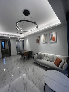 碧桂园铂玺湾 3室2厅2卫 98.02m² 2600元/月