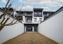 绿城富春玫瑰园 4室2厅4卫 196m² 570万