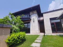 悦山礼苑 4室2厅3卫 205.00m² 1300万