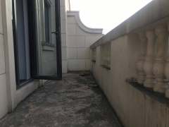 富春壹号苑排屋 6室2厅5卫 270m² 1400万