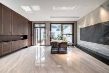 绿城富春玫瑰园 4室2厅4卫 196.00m² 880万