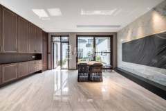绿城富春玫瑰园 4室2厅4卫 196.00m² 758万
