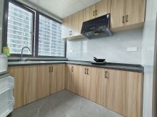 秦忆荣府北区 1室1厅1卫 45m² 1300元/月