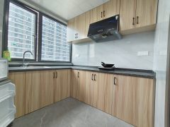 秦忆荣府北区 1室1厅1卫 45m² 1300元/月