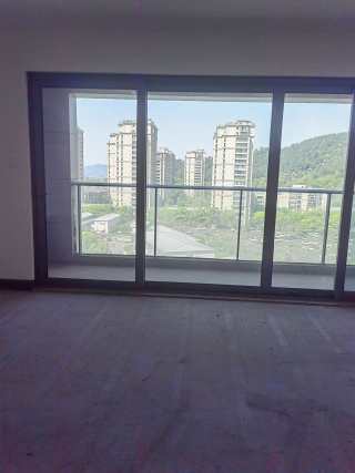 融创微风之城(公寓住宅) 4室2厅2卫 133.00m² 199万