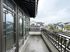 绿城富春玫瑰园 4室2厅4卫 257.00m² 800万