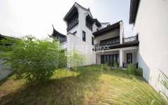 绿城富春玫瑰园 5室2厅4卫 312m² 1150万