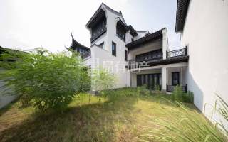 绿城富春玫瑰园 5室2厅4卫 312.00m² 1020万